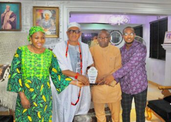 Majeolate, High Chief Oyekanmi Hassan Presents Appreciation Award to NPC Over Donation of Computers.