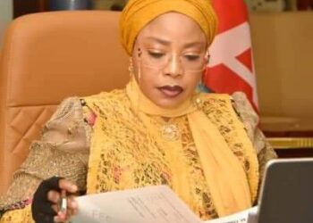 Former FCT Minister, Ramatu Aliyu Bags Leadership Award.
