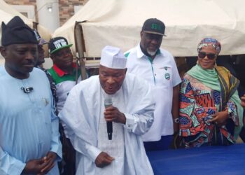 Former Kogi Governor, Ibrahim Idris Presents Senator Dino Melaye To Kogi Easterners, 