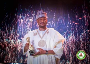 #Photosplash  #DemocracyHeroesAwardAfrica  Iconic Personality of the Year:  And the Winner is Dikko Umaru Radda.   Congratulations Boss!!!