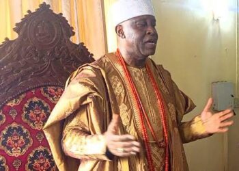 Governor Makinde To Present Staff of Office To Aseyin, Soun Dec 14, 19