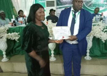 Ekele, CMD Uni-Abuja Teaching Hospital Lauds Servicom on Annual Staff Award.