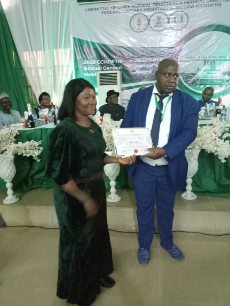 Ekele, CMD Uni-Abuja Teaching Hospital Lauds Servicom on Annual Staff Award.