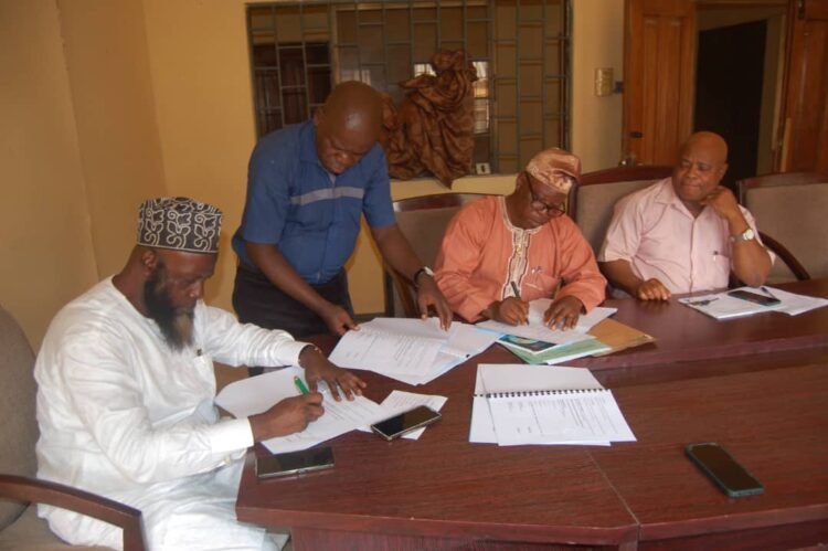N1bn Loan: Oyo Govt. Signs MoU with MFBs