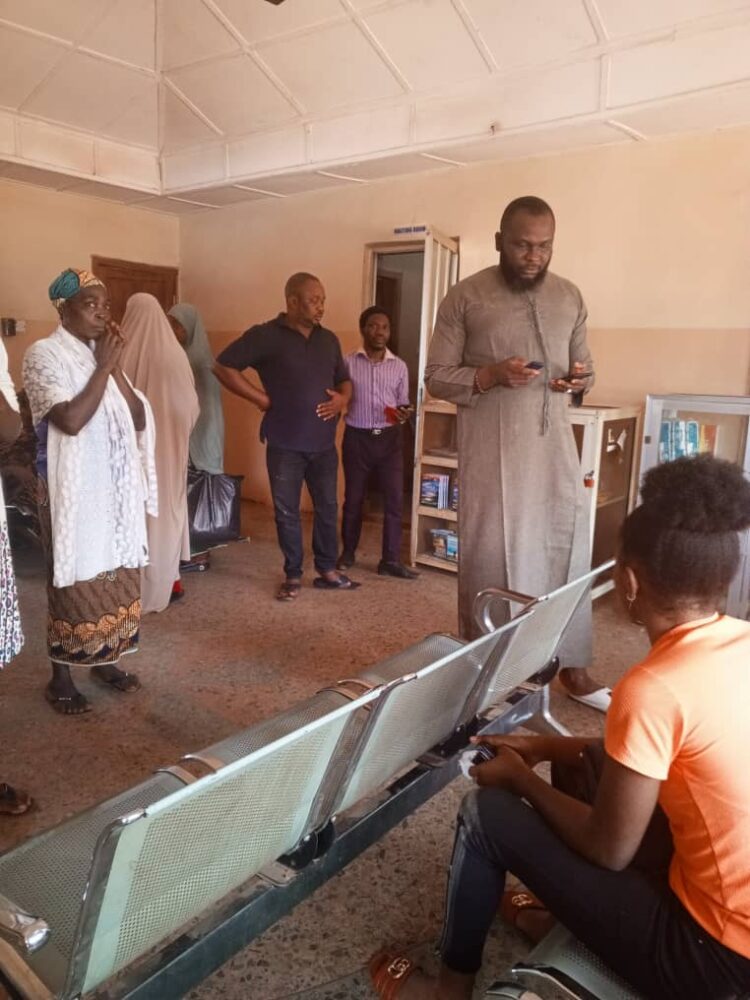 OMALA CARETAKER CHAIRMAN EXHIBITS HUMANENESS: PAYS HOSPITAL BILL OF AN INDIGENT OMALA WOMAN