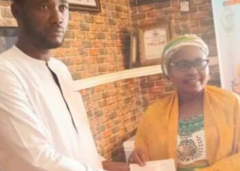 Lawmaker Pays off over 4M School fees of Students in a Private Polytechnic.