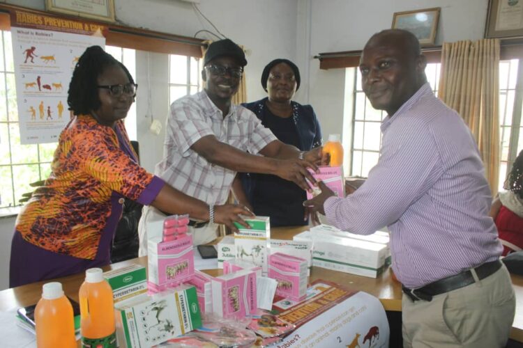 Oyo Gov’t Distributes Veterinary Drugs To 33 LGAs.