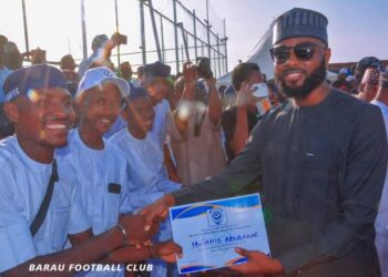 DSP Barau Doles out Motorcycle To Players In Kano.