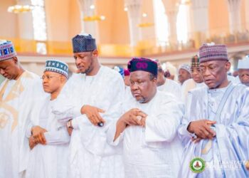 Gov Radda Observes Jumaat Prayer at National Mosque, Abuja 