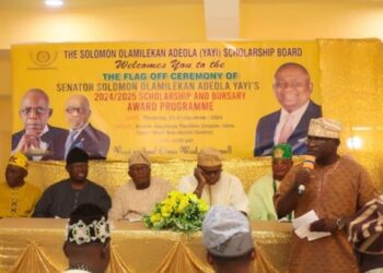 Senator Adeola unveils bursary for 5,000 Ogun students