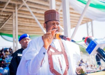 Gov. Radda Distributes 80 Trucks of Fertilizer, 4,000 Power Tillers, 4,000 Solar Water Pumps to Farmers.