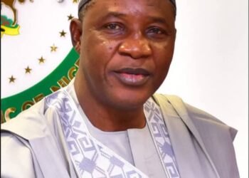 Halims Bags Leadership Award from NUJ.