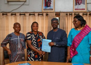 Oyo Gov’t Signs 3.5bn Contract To Upgrade Three Rural Markets.