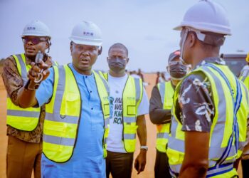 JRB CEO Inspects Oyo – Ogbomosho Roads 
